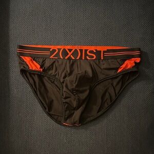 2(X)IST Black and Red Briefs | Large | GUC